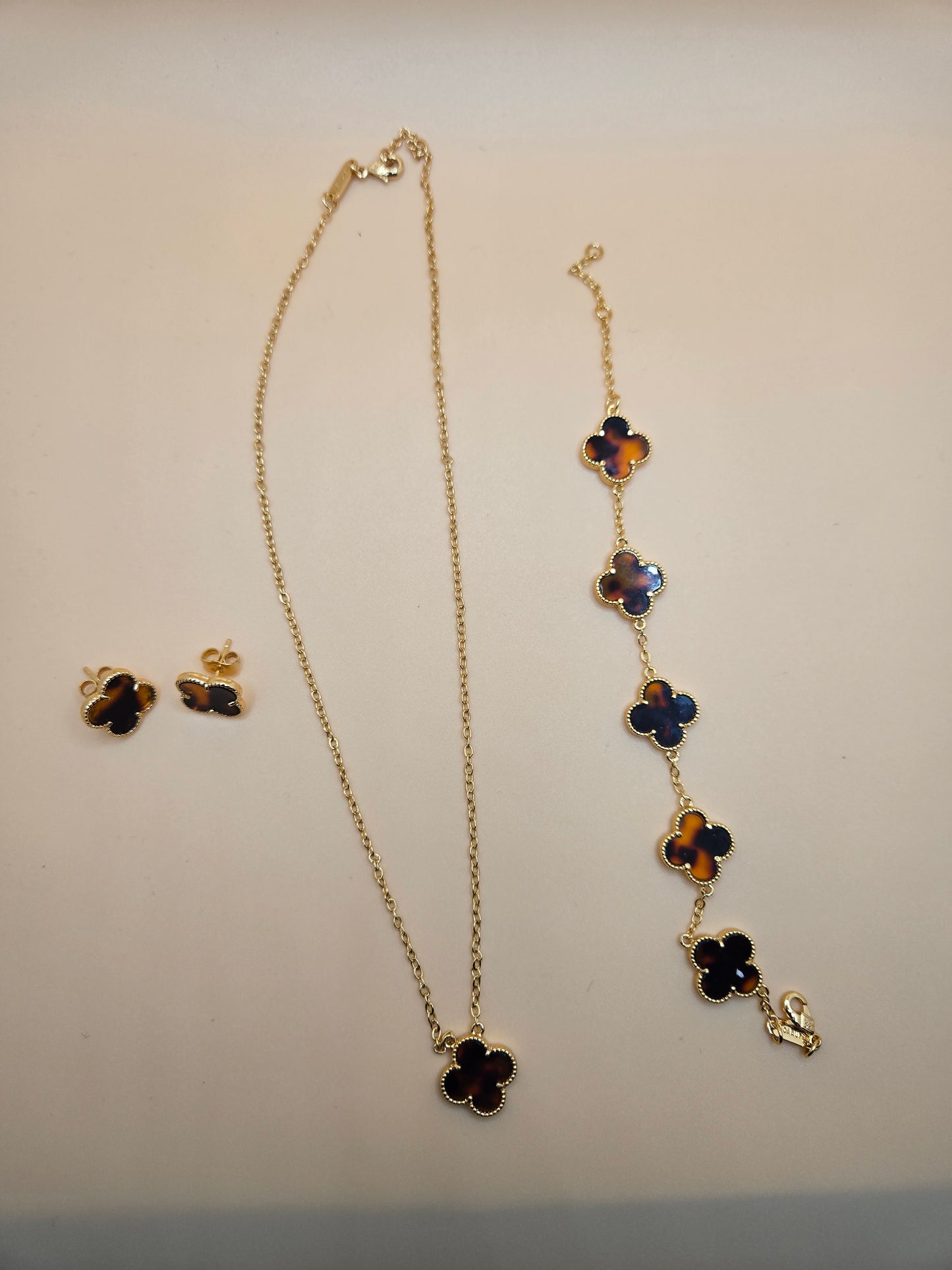 Tortoise Shell Clover Jewelry Set – Necklace, Bracelet & Earrings