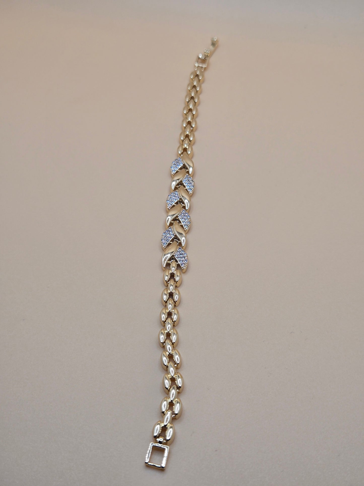 Luxe Gold Leaf Link Bracelet