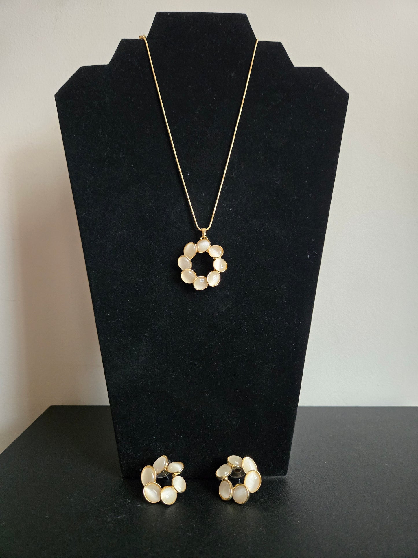 Earrings and Pendant set