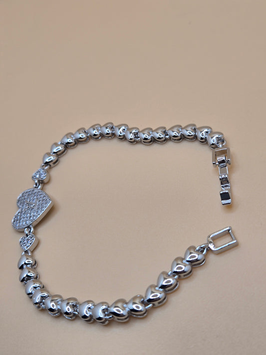 Silver Heart Link Bracelet – Timeless Sparkle & Sophisticated Charm