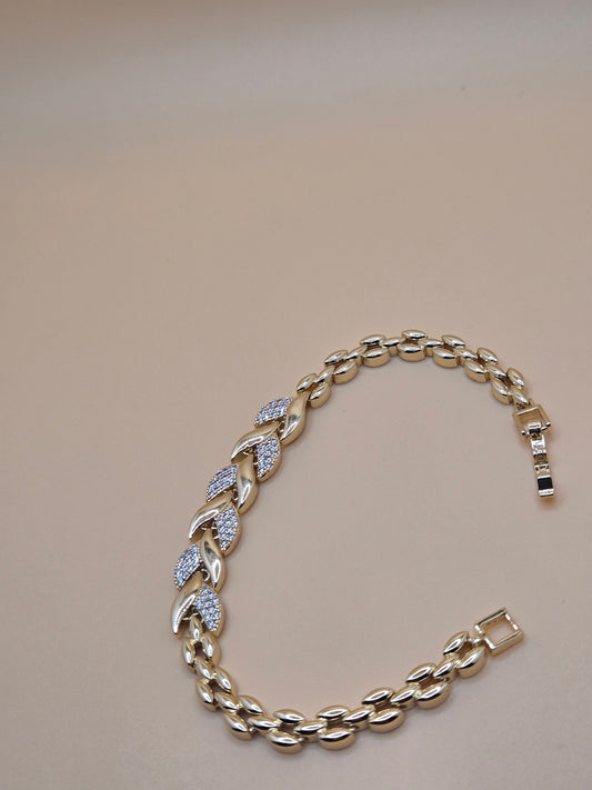 Luxe Gold Leaf Link Bracelet