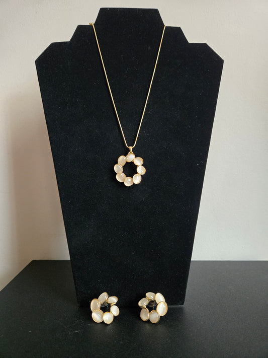 Earrings and Pendant set